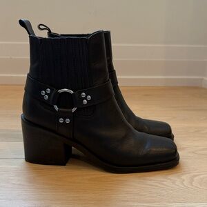 Black Moto Leather Ankle Boots size 8 Steve Madden